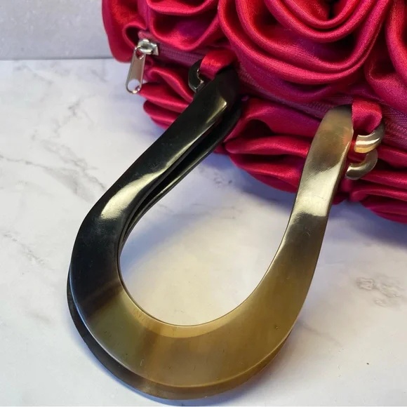 👛Hot Pink Satin Roses Evening Bag - Picture 8 of 11